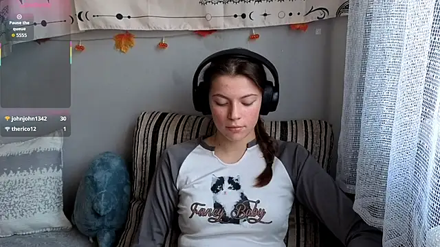 CutieAnny online show from 11/24/25, 04:45