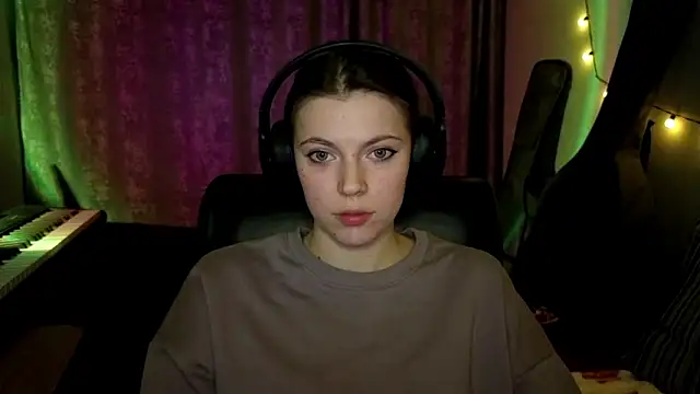 CutieAnny online show from 03/18/26, 09:40