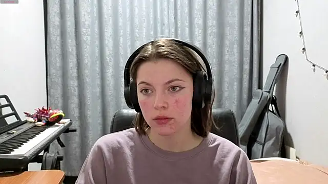 CutieAnny online show from 04/20/26, 08:10