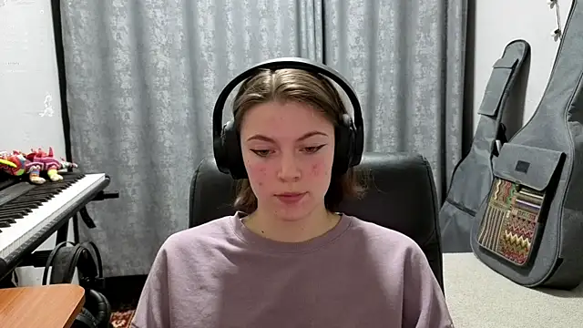CutieAnny online show from 05/02/26, 09:09