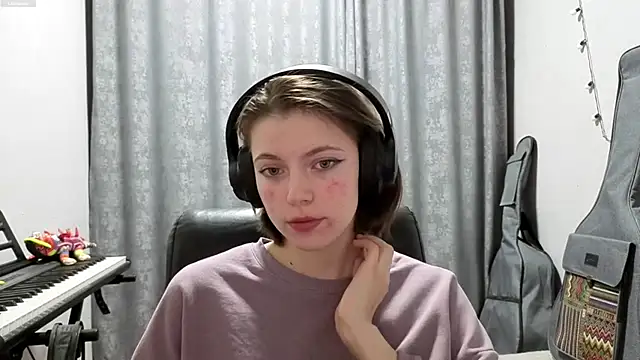 CutieAnny online show from 05/11/26, 08:17