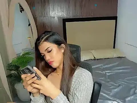 CassieSommereux online show from 12/17/25, 05:35