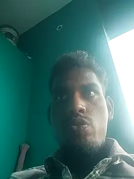 Snapshot of Tamilgud23 chatting on 10/14/25, 11:44 Tamilgud23 online show from 10/14/25, 11:44