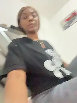 zaracollins01 online show from 07/03/26, 12:17