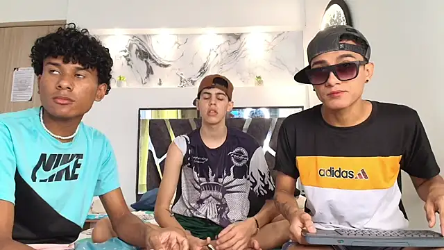 Snapshot of YOUNGS_GUYS chatting on 09/14/25, 07:24 YOUNGS GUYS online show from 09/14/25, 07:24