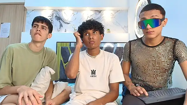 Snapshot of YOUNGS_GUYS chatting on 09/27/25, 10:04 YOUNGS GUYS online show from 09/27/25, 10:04