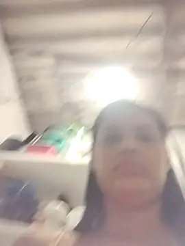 Marianasapequinha online show from 10/28/25, 12:58