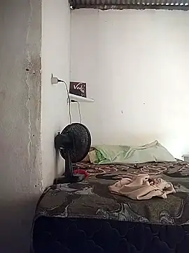 Marianasapequinha online show from 10/29/25, 03:14