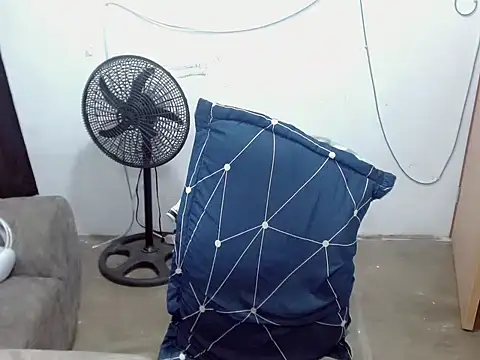 Dulce2415 online show from 04/21/26, 02:51