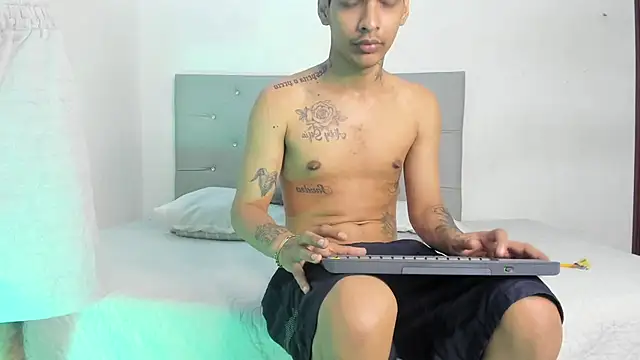 twinkDuohot online show from 12/18/25, 11:44