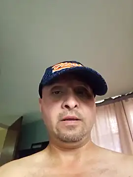 Snapshot of RasingSpark chatting on 12/18/25, 09:10 RasingSpark online show from 12/18/25, 09:10