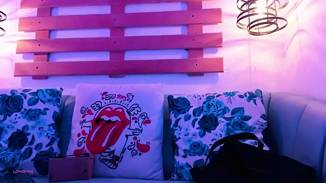 ArianaSantana online show from 10/03/25, 12:46