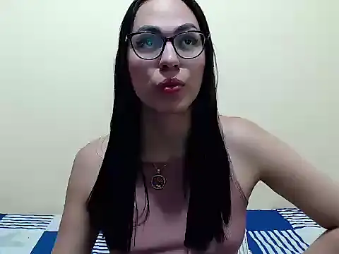 Snapshot of missblu chatting on 12/02/25, 03:12 missblu online show from 12/02/25, 03:12