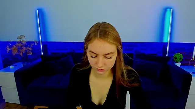 Snapshot of MilaAddams chatting on 11/04/25, 06:34 MilaAddams online show from 11/04/25, 06:34