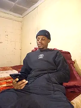 Hluga 25 online show from 09/18/25, 03:08