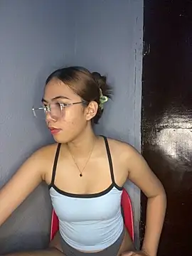 Snapshot of Shy_SexyLady chatting on 04/29/26, 05:30 Shy SexyLady online show from 04/29/26, 05:30