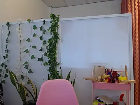 Manuela lara  online show from 09/11/25, 01:44