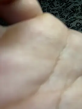 aninha21 online show from 11/17/25, 10:32