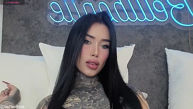 belllbonniie online show from 04/14/26, 08:04