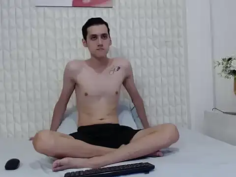 LuigiMarchetti online show from 09/27/25, 07:41