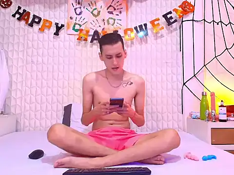 LuigiMarchetti online show from 10/29/25, 07:43