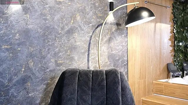 Tayler Kim online show from 10/25/25, 06:35