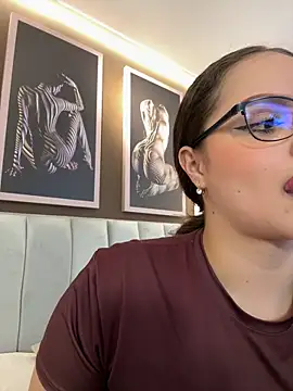 Tayler Kim online show from 12/15/25, 06:34