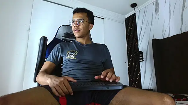 aston xvera online show from 11/13/25, 03:38