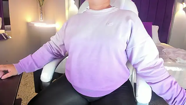 Miss Francheska online show from 02/24/26, 12:03