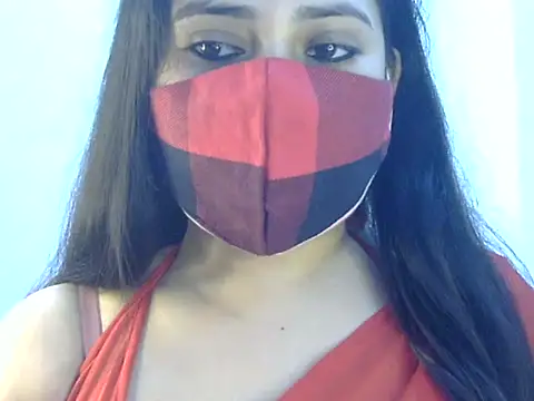 Hott Noor online show from 12/19/25, 01:51