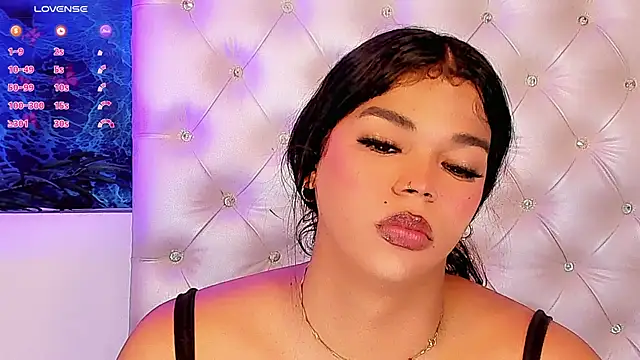 Snapshot of Valeria_Swett_ chatting on 05/17/26, 09:11 Valeria Swett online show from 05/17/26, 09:11