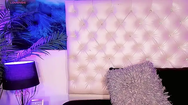Snapshot of Valeria_Swett_ chatting on 06/27/26, 12:04 Valeria Swett online show from 06/27/26, 12:04