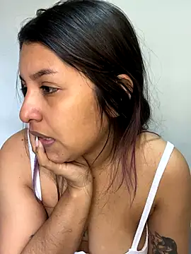 Snapshot of _Chloe_Smith chatting on 10/11/25, 04:49  Chloe Smith online show from 10/11/25, 04:49