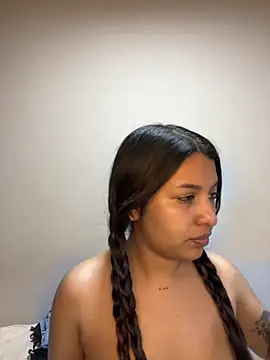  Chloe Smith online show from 11/18/25, 08:13