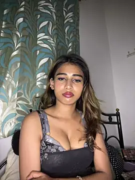 STRIP GLOW online show from 02/25/26, 07:23