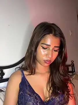 STRIP GLOW online show from 04/22/26, 08:21