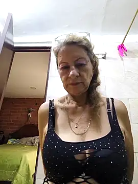 Snapshot of MaryLunne chatting on 05/10/26, 11:59 MaryLunne online show from 05/10/26, 11:59