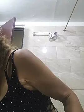 Snapshot of MaryLunne chatting on 05/31/26, 11:17 MaryLunne online show from 05/31/26, 11:17
