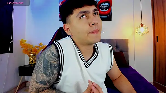 Nicolas James Sc online show from 10/28/25, 01:36