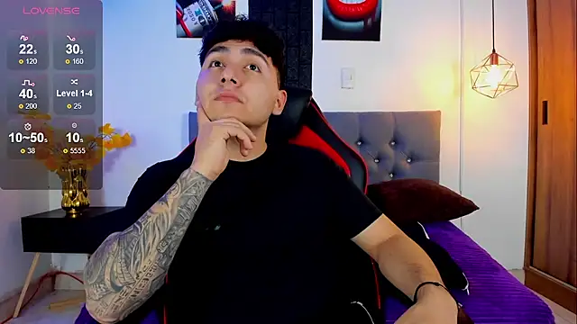 Nicolas James Sc online show from 10/31/25, 01:45