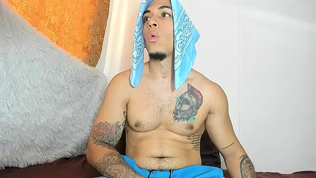 Snapshot of magic_mike_26 chatting on 05/12/26, 06:05 magic mike 26 online show from 05/12/26, 06:05