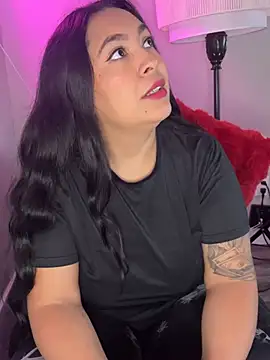 latina curvy22 online show from 02/20/26, 09:04