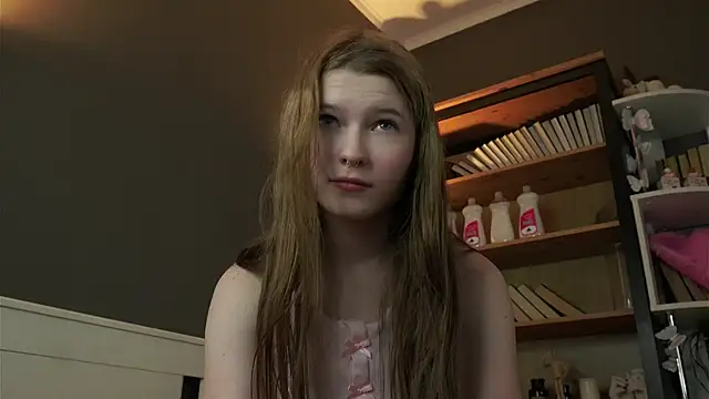 LynHillaire online show from 02/06/26, 11:02