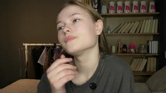 LynHillaire online show from 02/11/26, 11:15