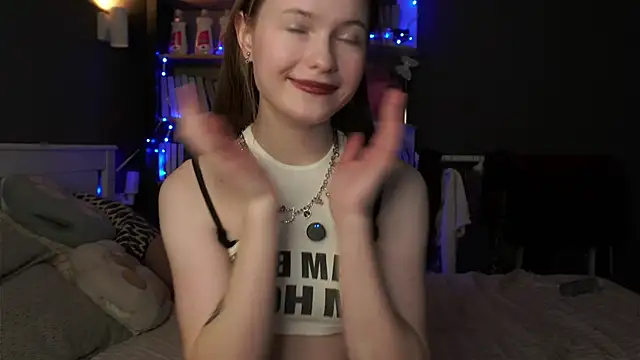 LynHillaire online show from 02/12/26, 11:16