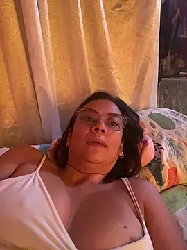 Snapshot of YadiraOrozco chatting on 09/14/25, 11:31 YadiraOrozco online show from 09/14/25, 11:31