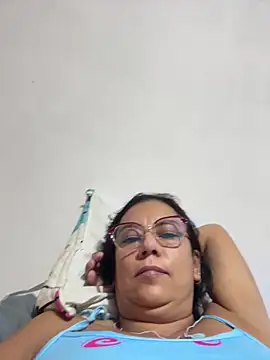 Snapshot of YadiraOrozco chatting on 02/01/26, 11:42 YadiraOrozco online show from 02/01/26, 11:42