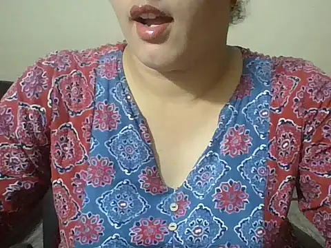 Snapshot of rekha_09 chatting on 09/14/25, 04:50 rekha 09 online show from 09/14/25, 04:50