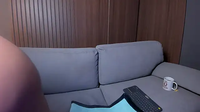 milaowens online show from 02/18/25, 10:49