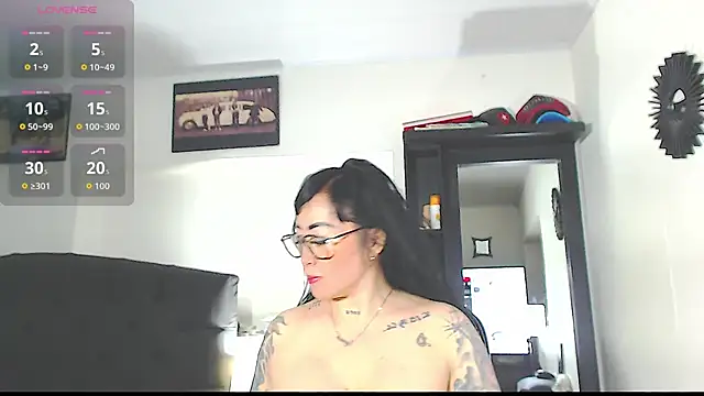 Vicky hotmilf online show from 11/11/25, 11:10